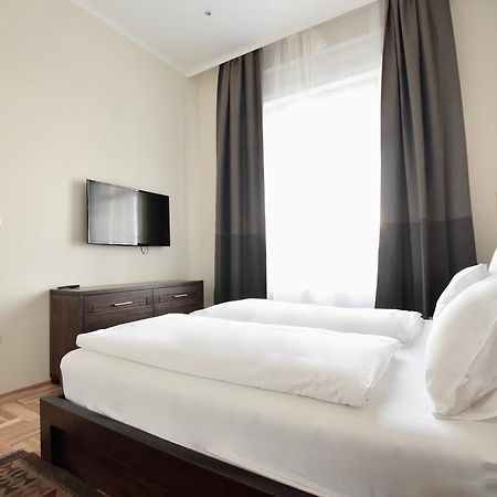 Luxury Apartment By Hi5 - Kiraly Street Suite Budapest Eksteriør billede