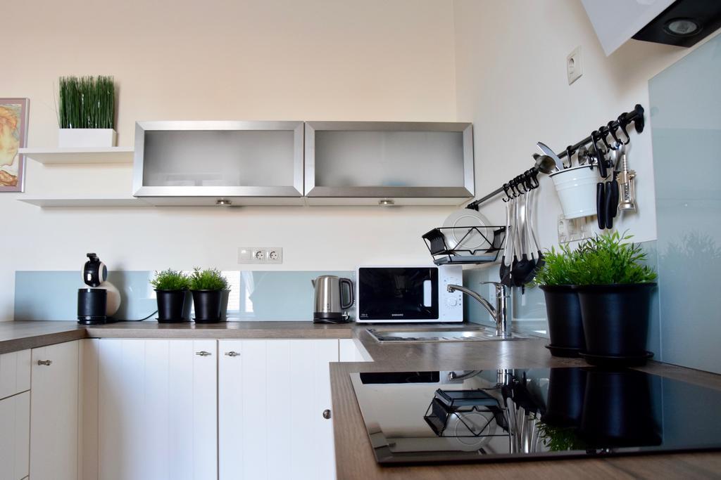 Luxury Apartment By Hi5 - Kiraly Street Suite Budapest Eksteriør billede