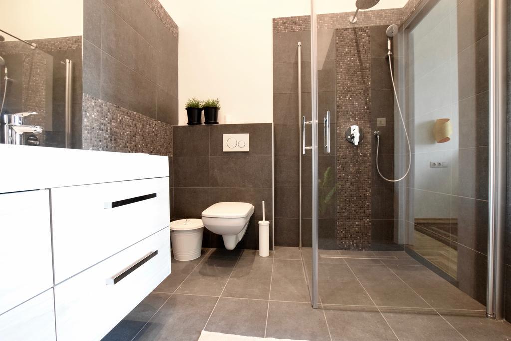 Luxury Apartment By Hi5 - Kiraly Street Suite Budapest Eksteriør billede