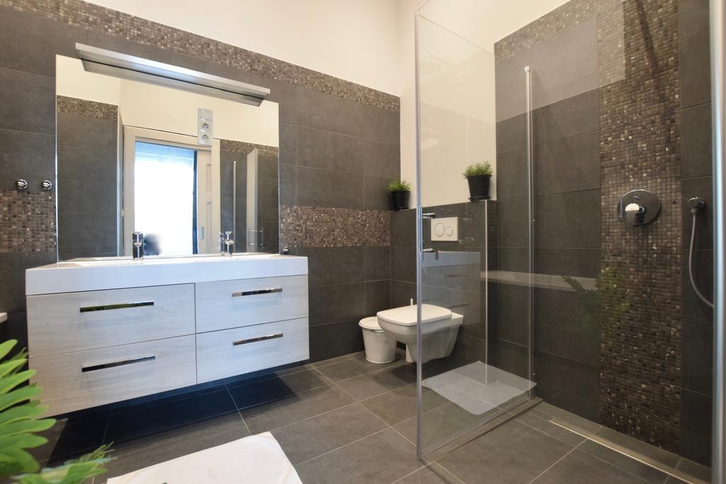 Luxury Apartment By Hi5 - Kiraly Street Suite Budapest Eksteriør billede